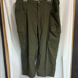Duluth Trading Co Green Cargo Pants
